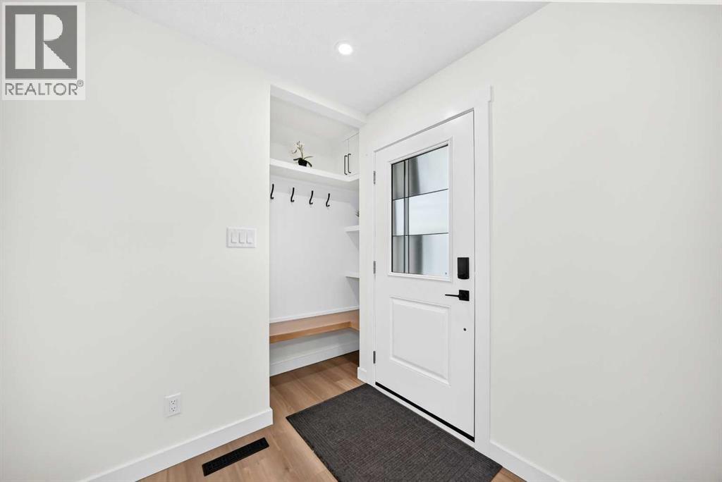 808 Avonlea Place SE