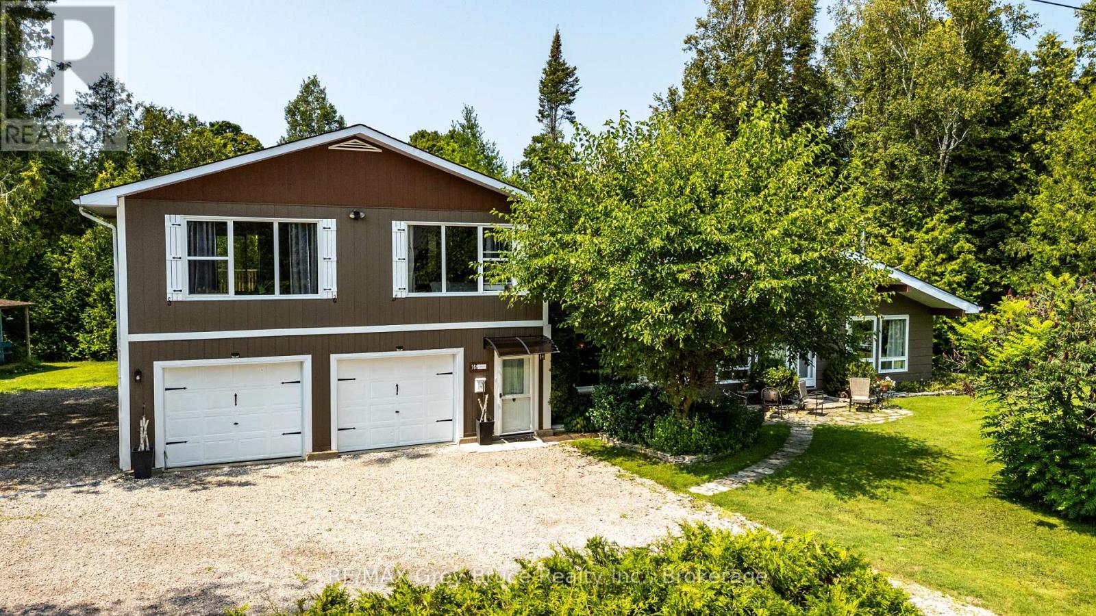 46 SHAMROCK BOULEVARD