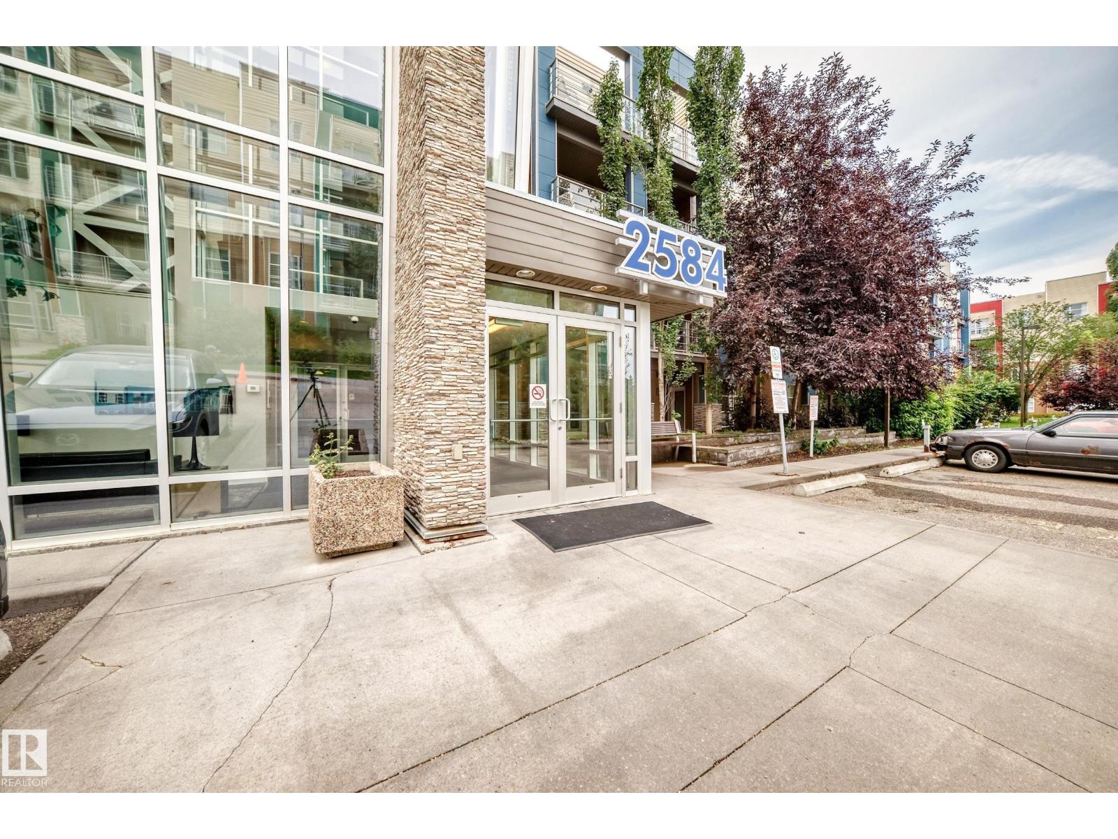 #102 2584 Anderson Way SW