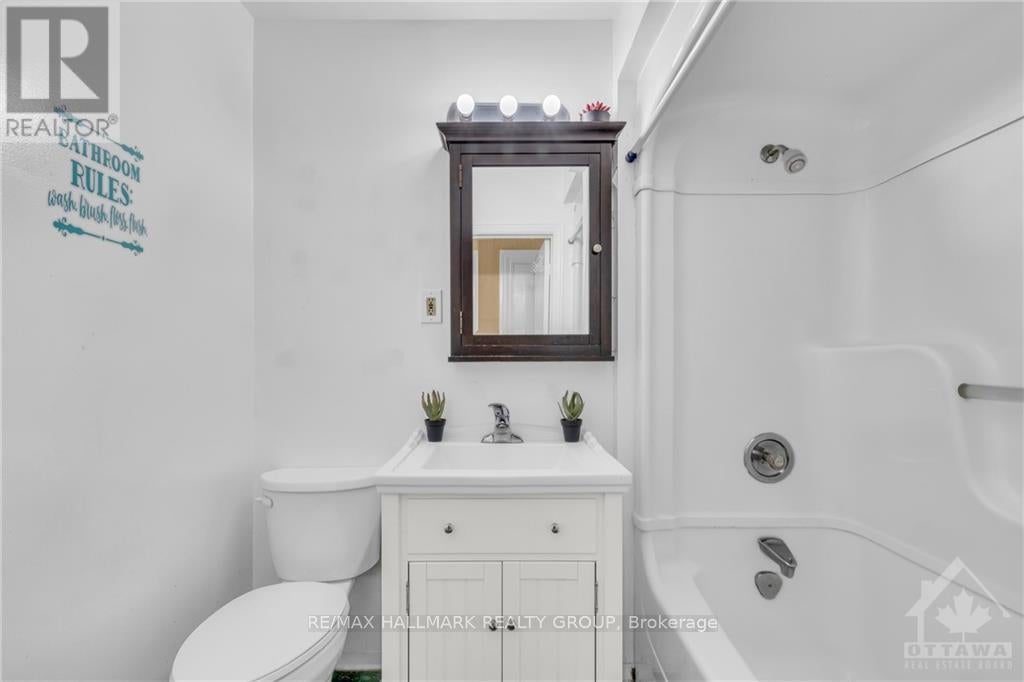 15 ELMSLEY ST N STREET