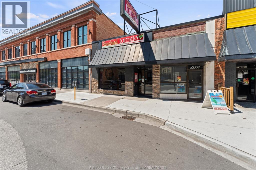 122 CHATHAM STREET West