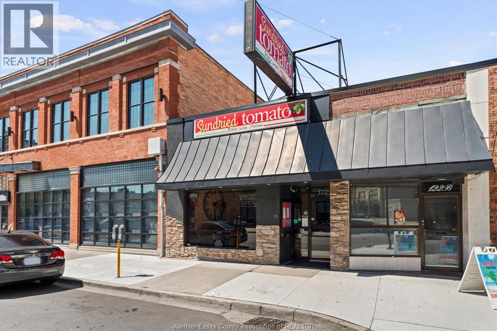 122 CHATHAM STREET West
