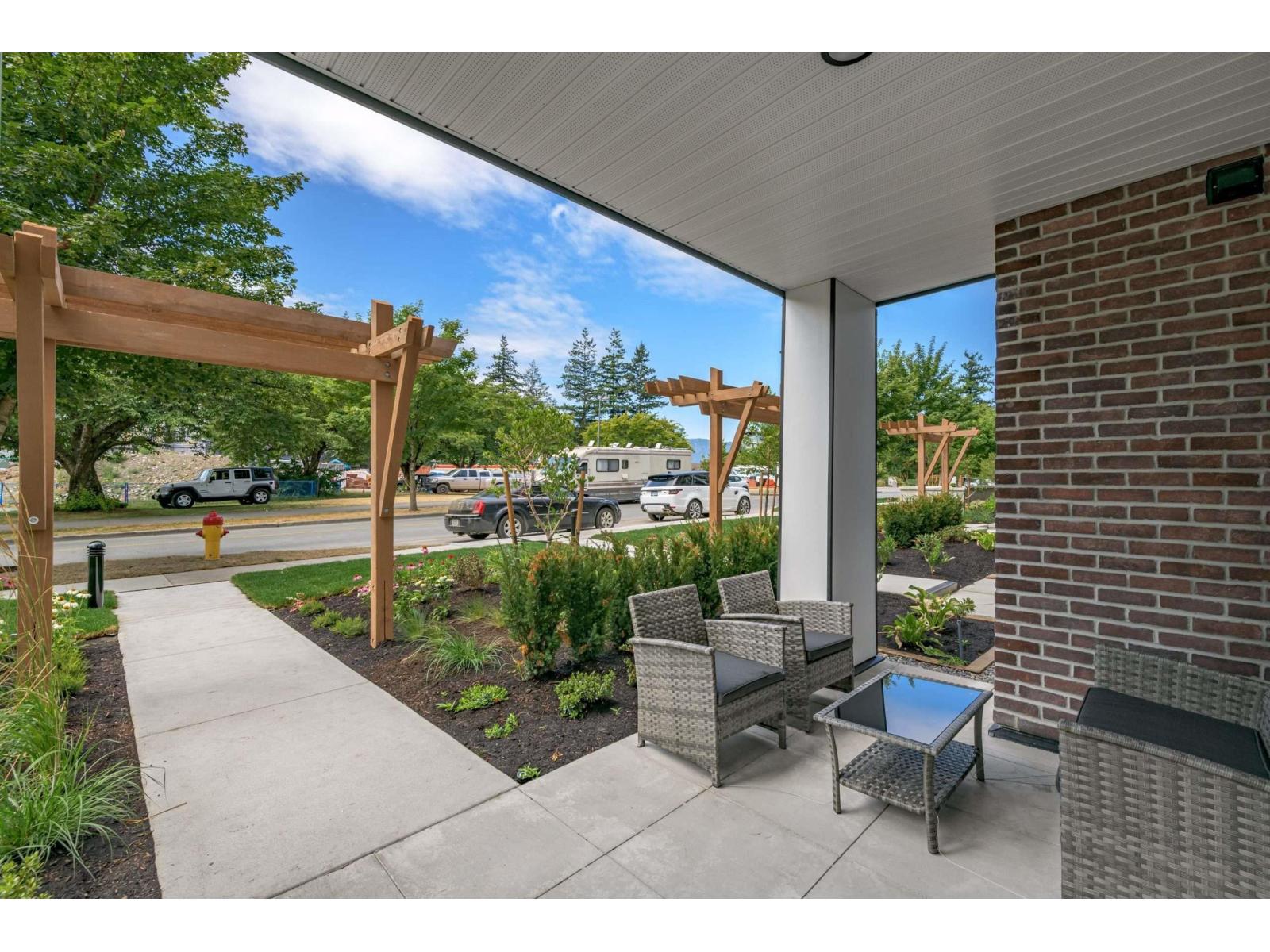 101 45500 MARKET WAY, Garrison Crossing