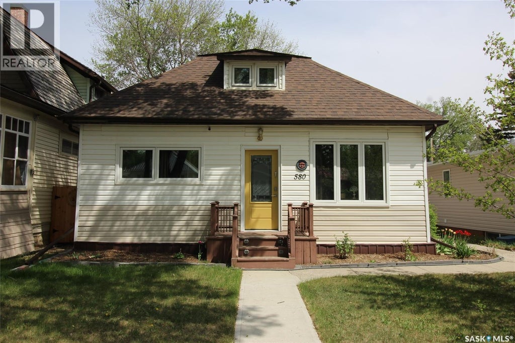 580 1ST STREET E, SHAUNAVON, SK S0N 2M0 - Image 142986244.jpeg?d=l