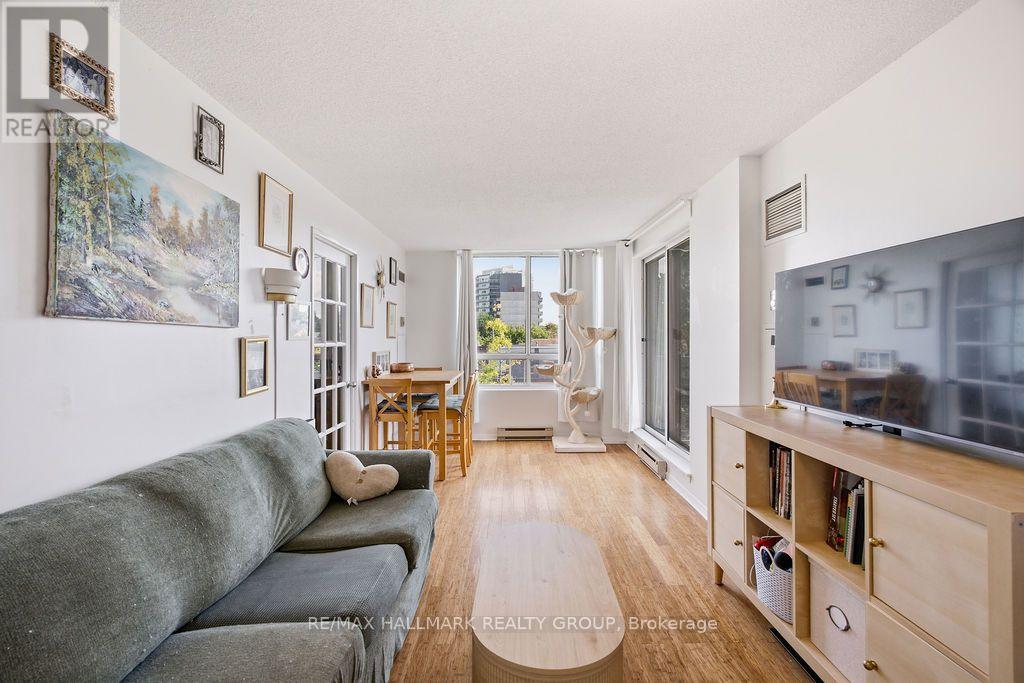 408 - 45 HOLLAND AVENUE