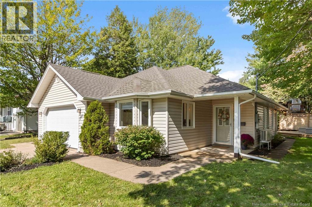 161 Morewood Crescent - Photo 2