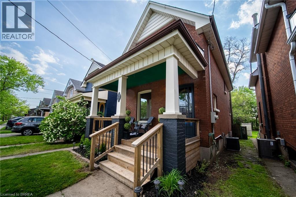 20 WELLS Avenue