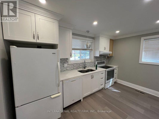 73 Murray Dr, Aurora (Aurora Highlands), ON 5