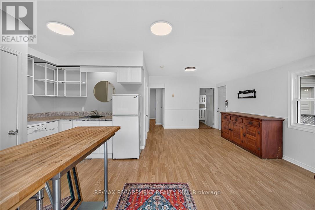5 WILLOWAY LANE