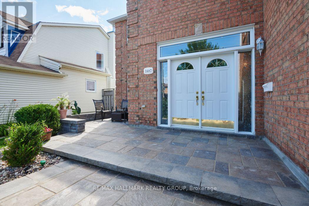 1687 ORFORD CRESCENT