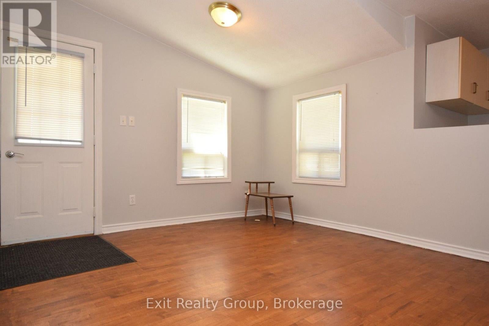 64 GEORGE STREET - Photo 3