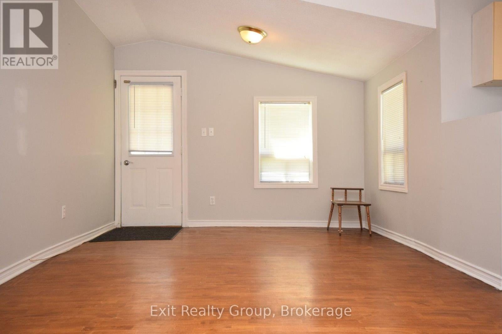 64 GEORGE STREET - Photo 2