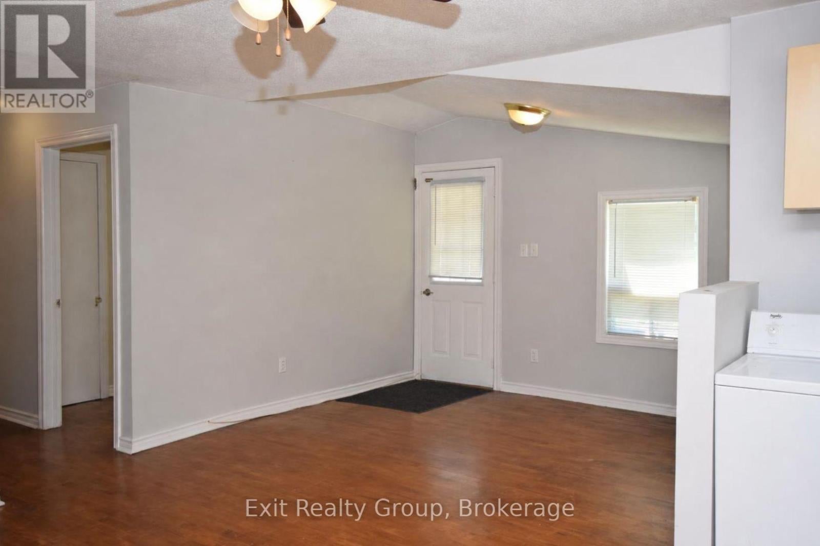 64 GEORGE STREET - Photo 4