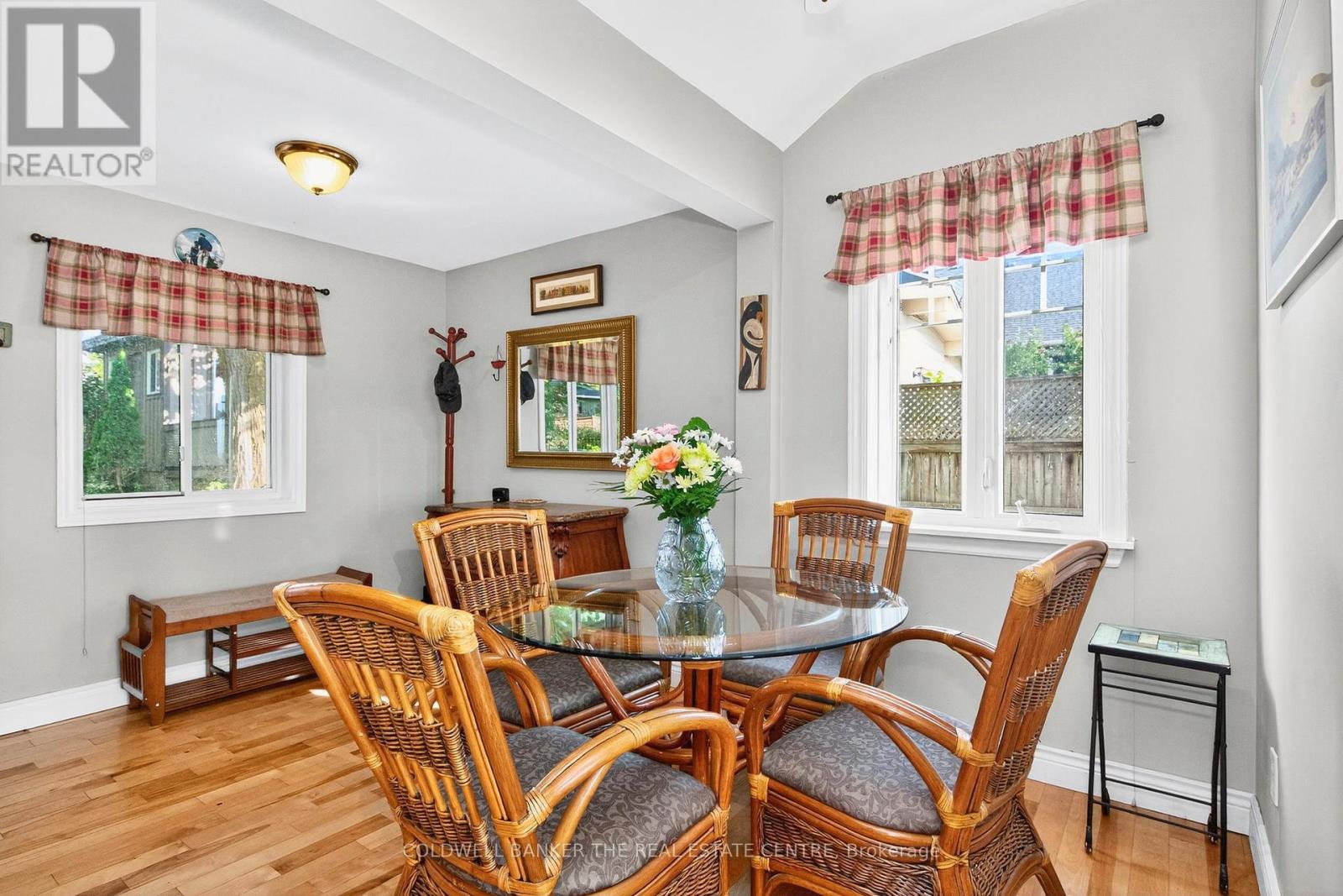 115 LAKESHORE ROAD W
