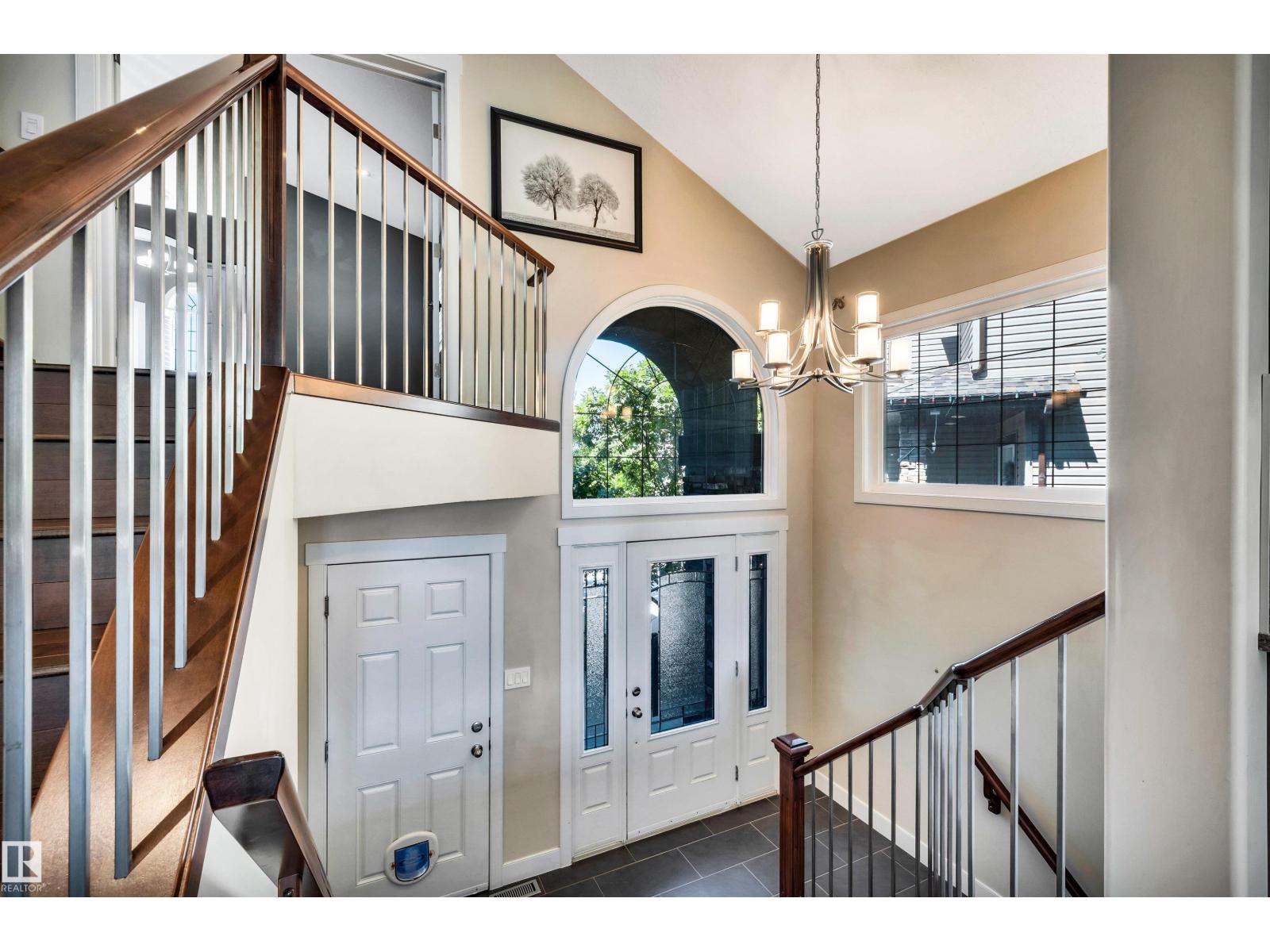 9 SHOREWOOD CR