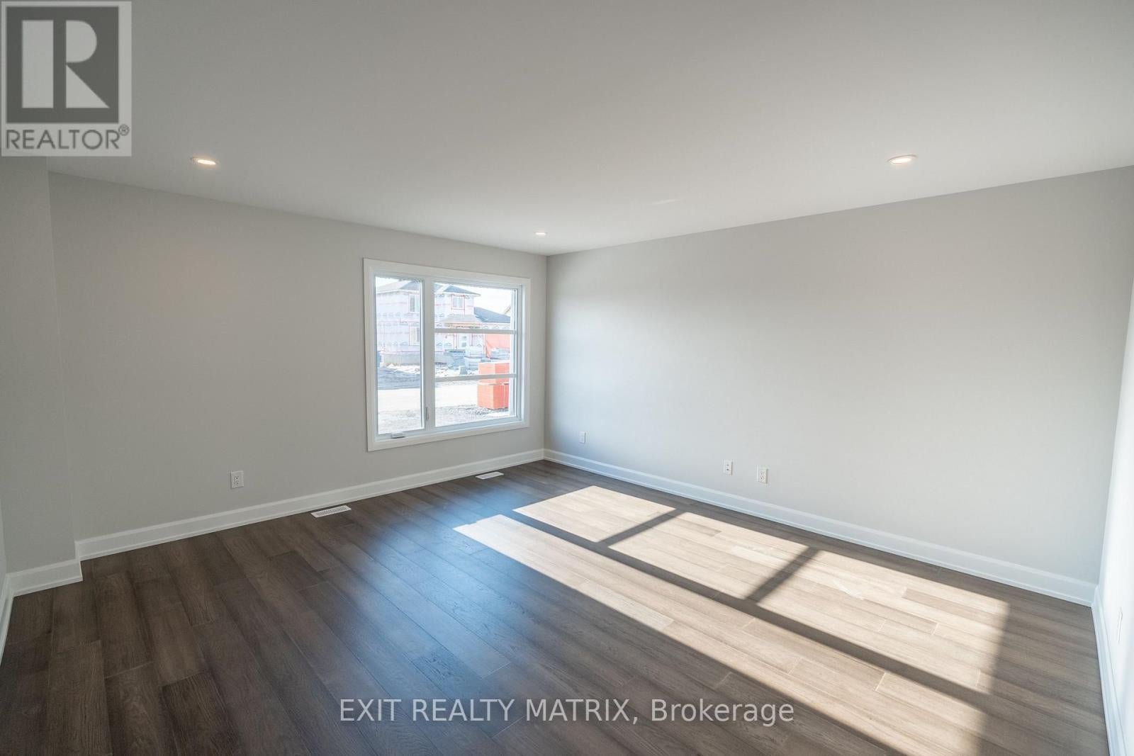 1416 CAROLINE COURT - Photo 4