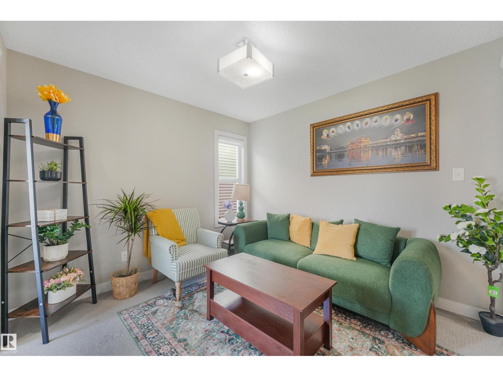 3359 13 AV NW