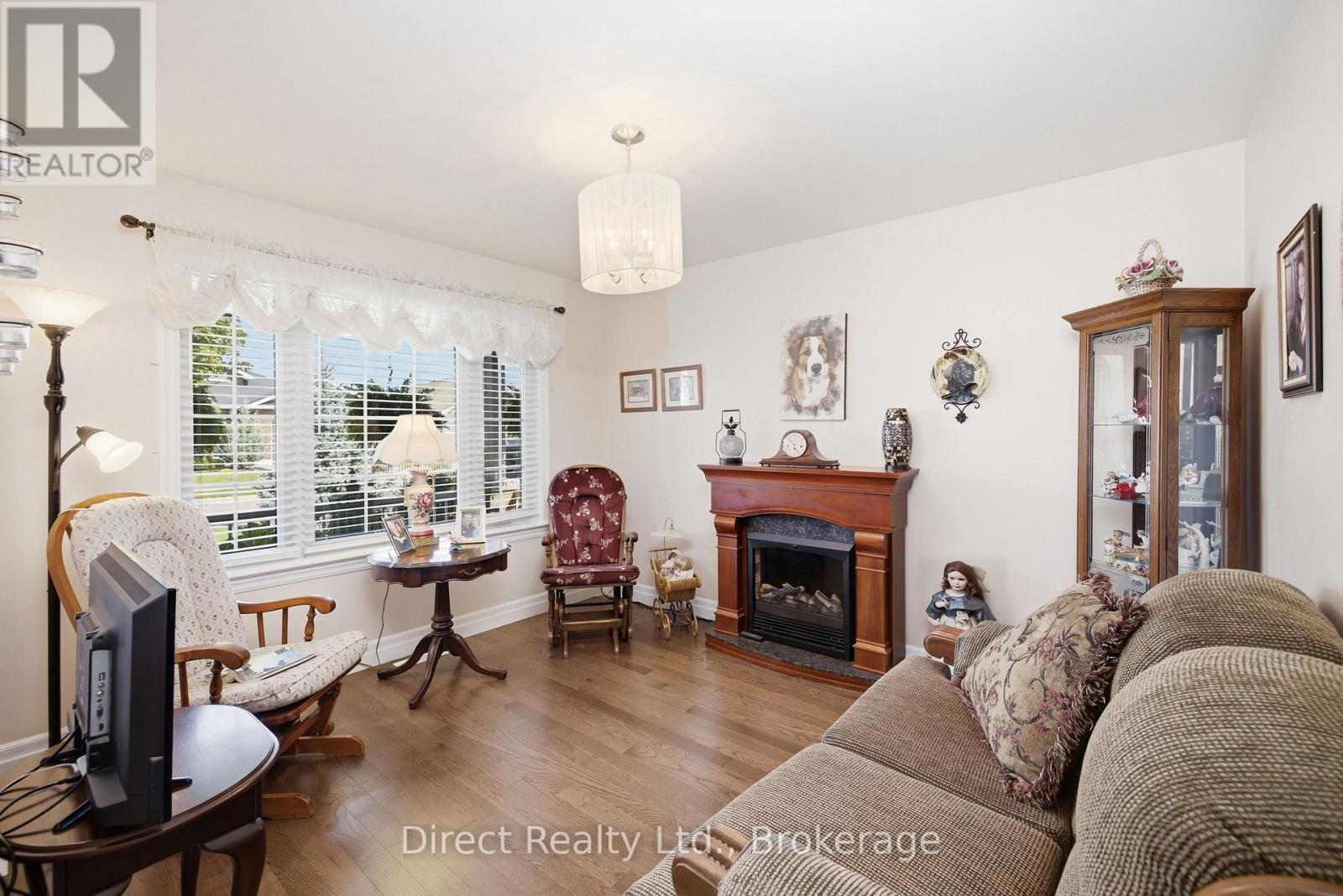 35 HUMMINGBIRD DRIVE