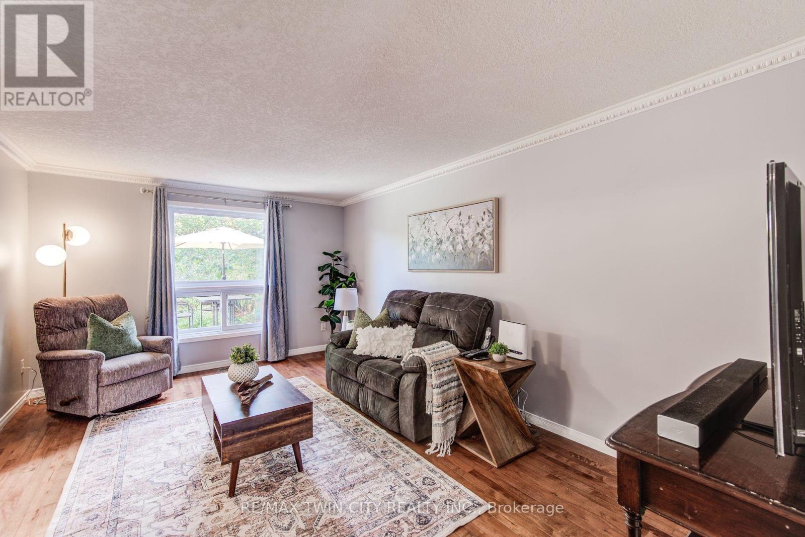 1089 COPPER LEAF CRESCENT