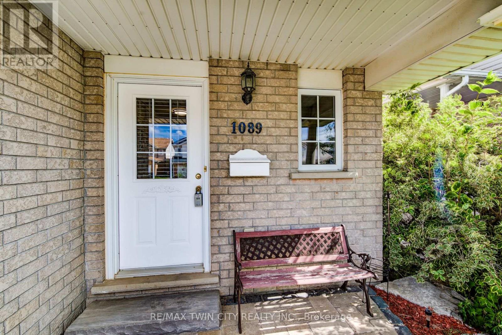 1089 COPPER LEAF CRESCENT