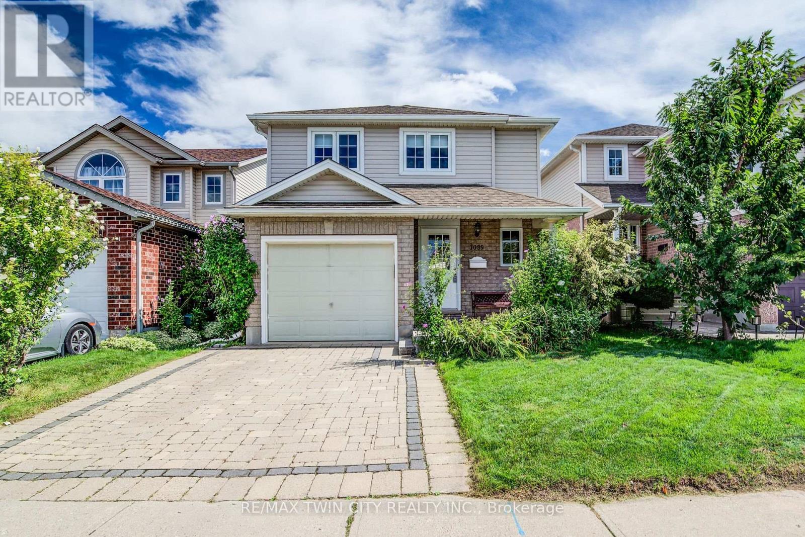 1089 COPPER LEAF CRESCENT