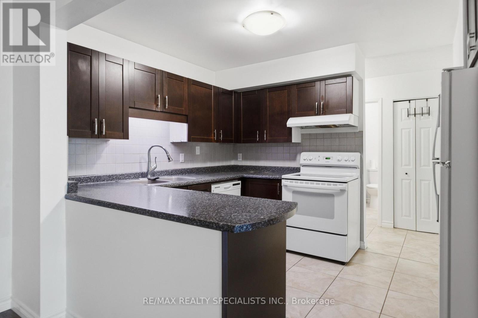 408 - 500 WESTMOUNT ROAD W