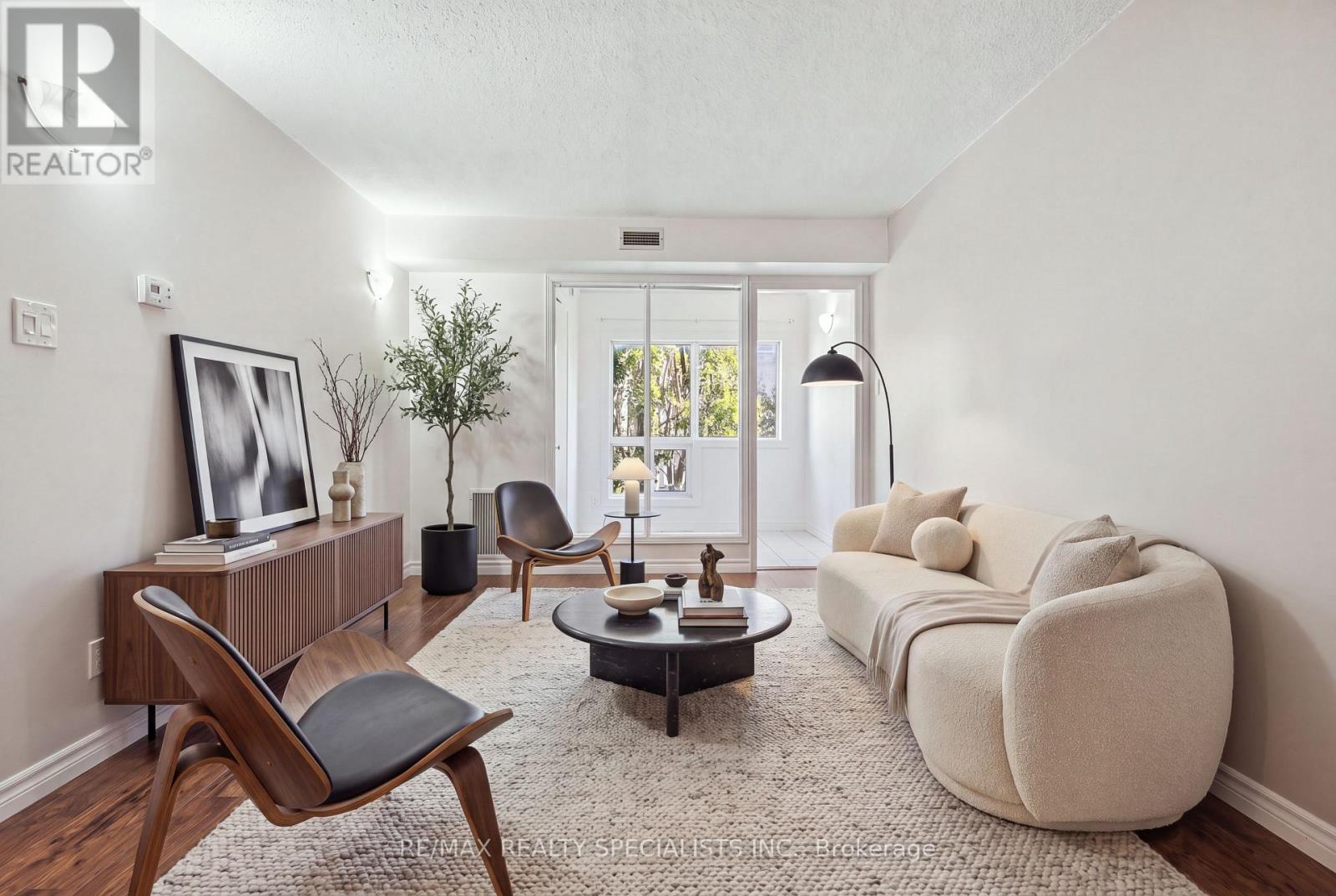 408 - 500 WESTMOUNT ROAD W