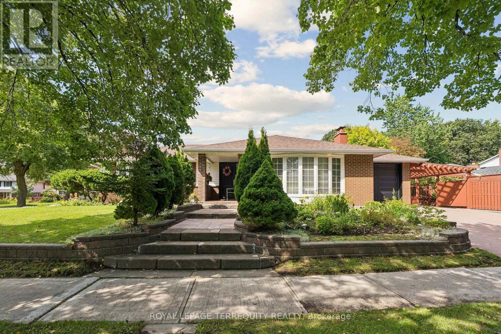 2 RICHBOURNE COURT