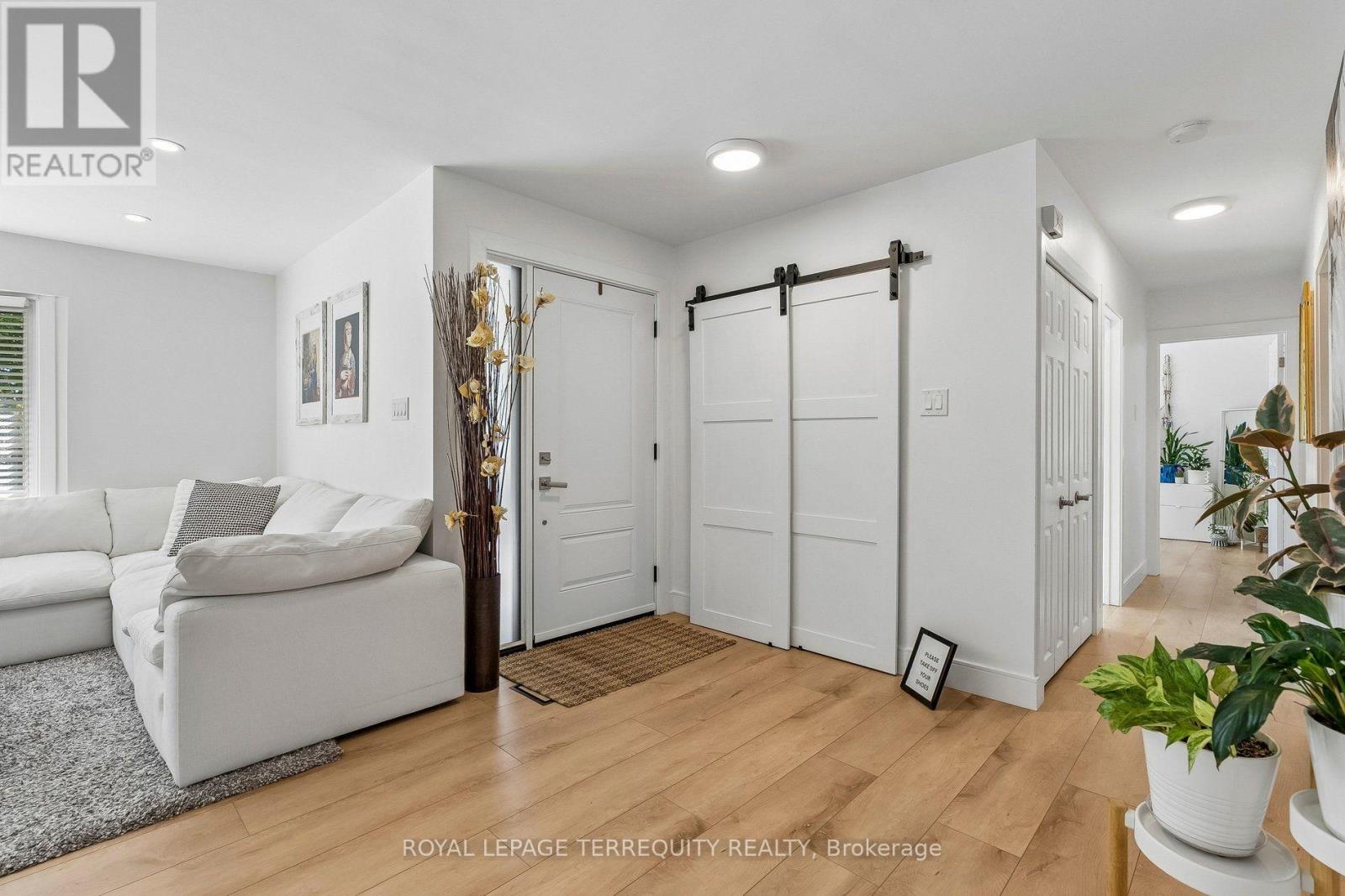 2 RICHBOURNE COURT