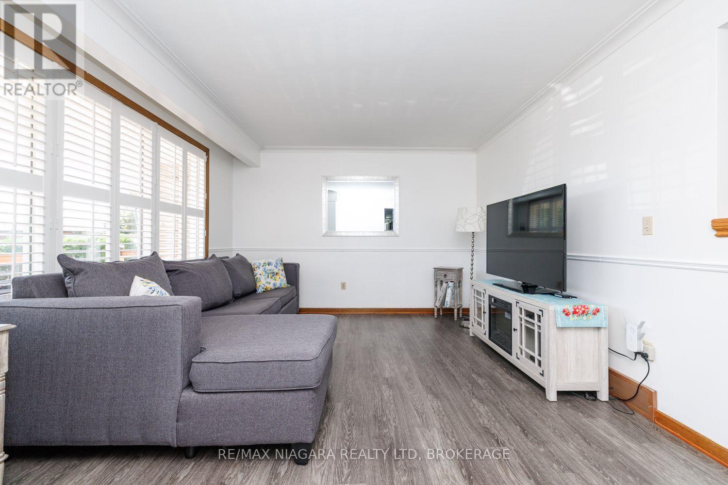 121 GARON AVENUE