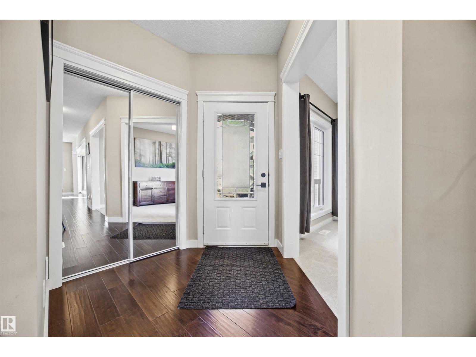 4 MEADOWBROOK WY