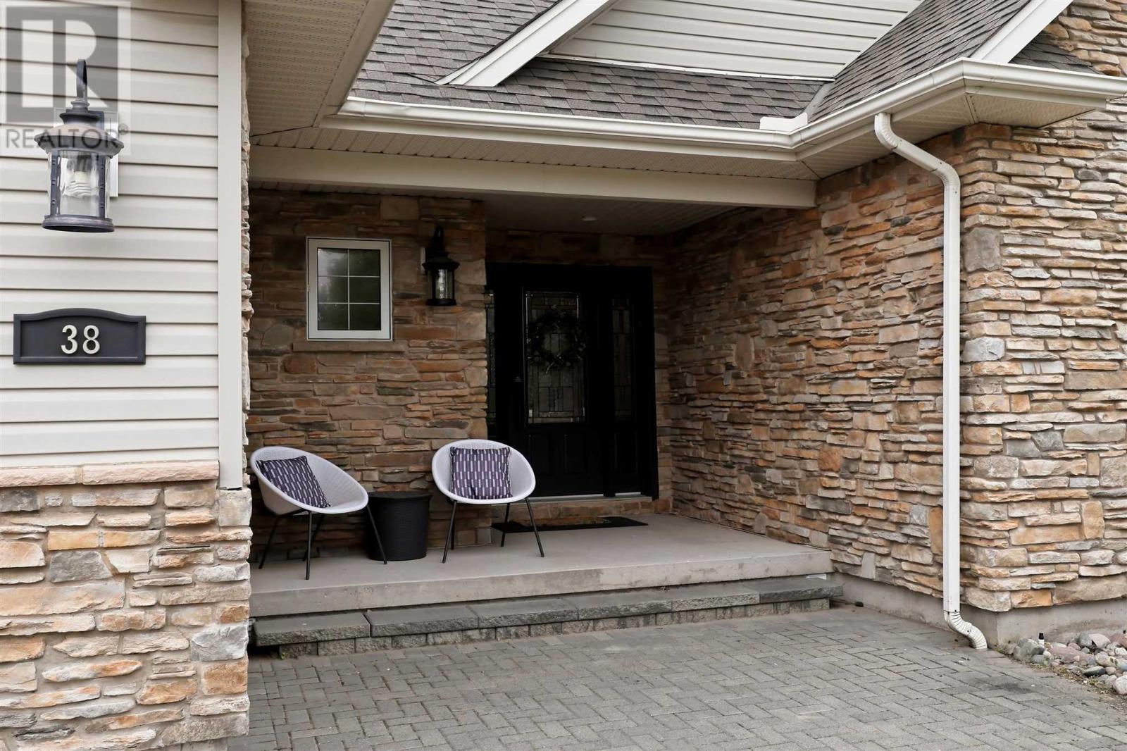 38 Millstream DR - Photo 2