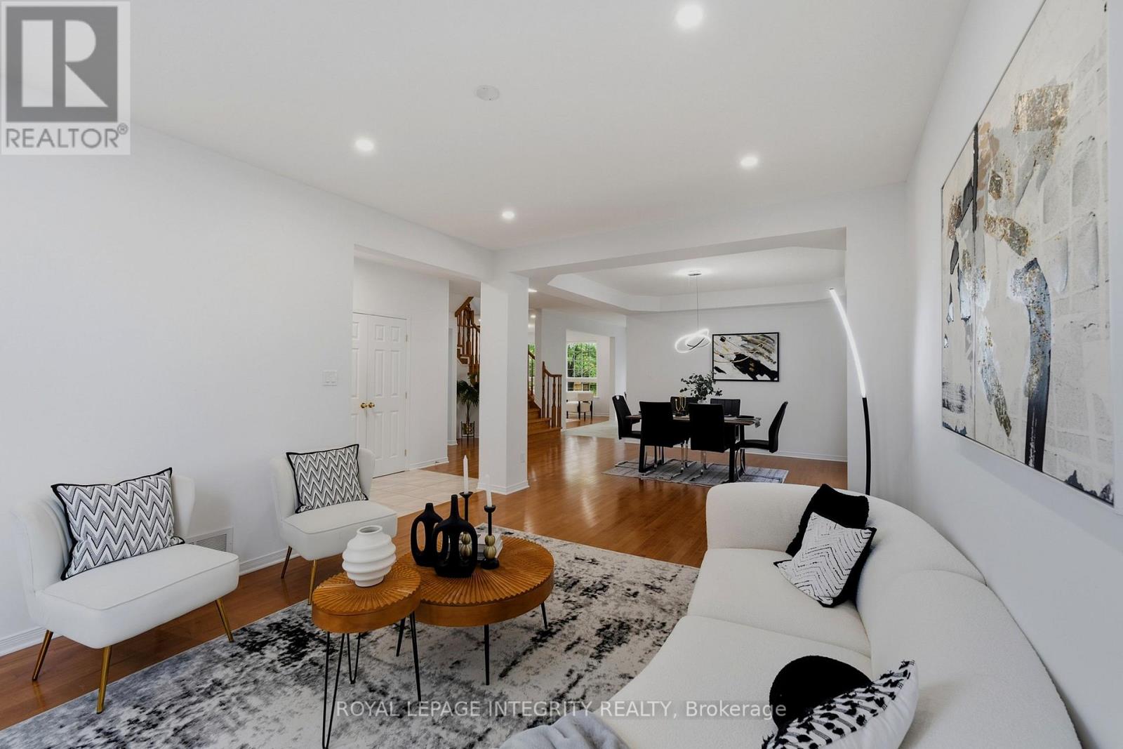 176 WINDANCE CRESCENT