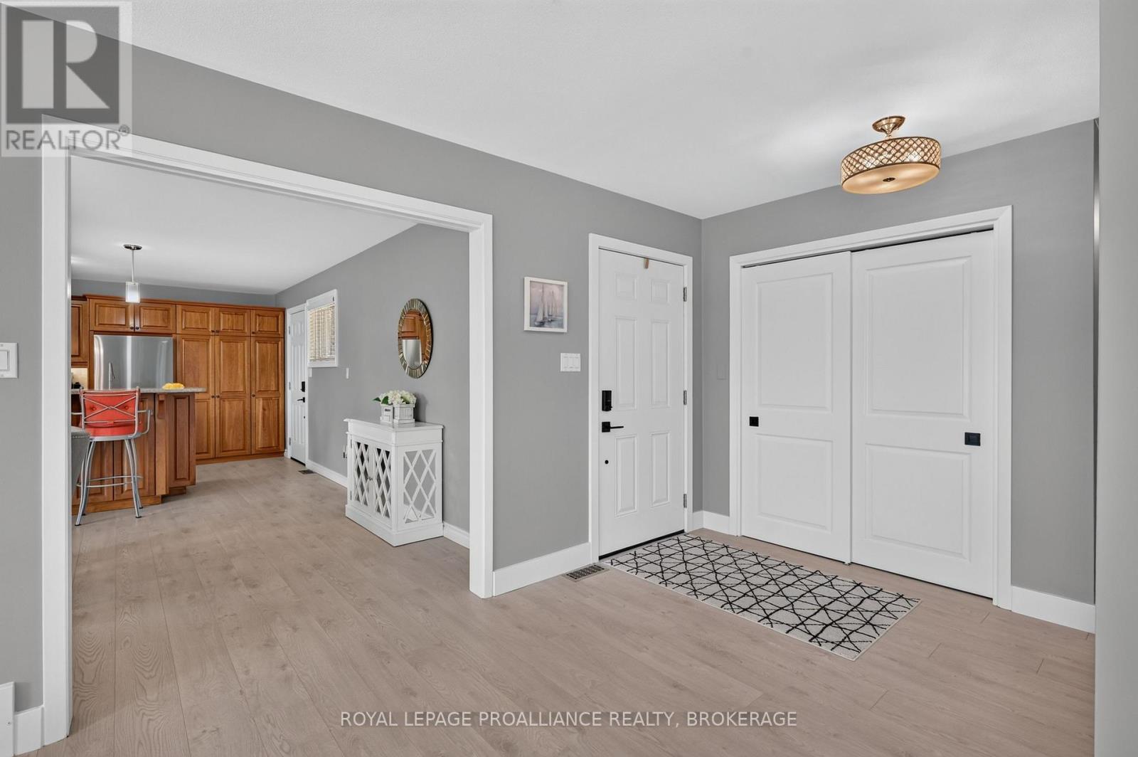 38 WILLOWBANK ROAD W