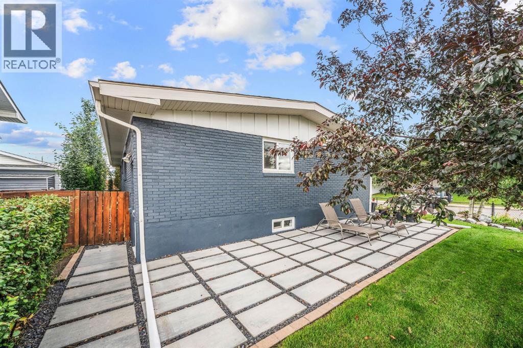 703 Millar Road NE