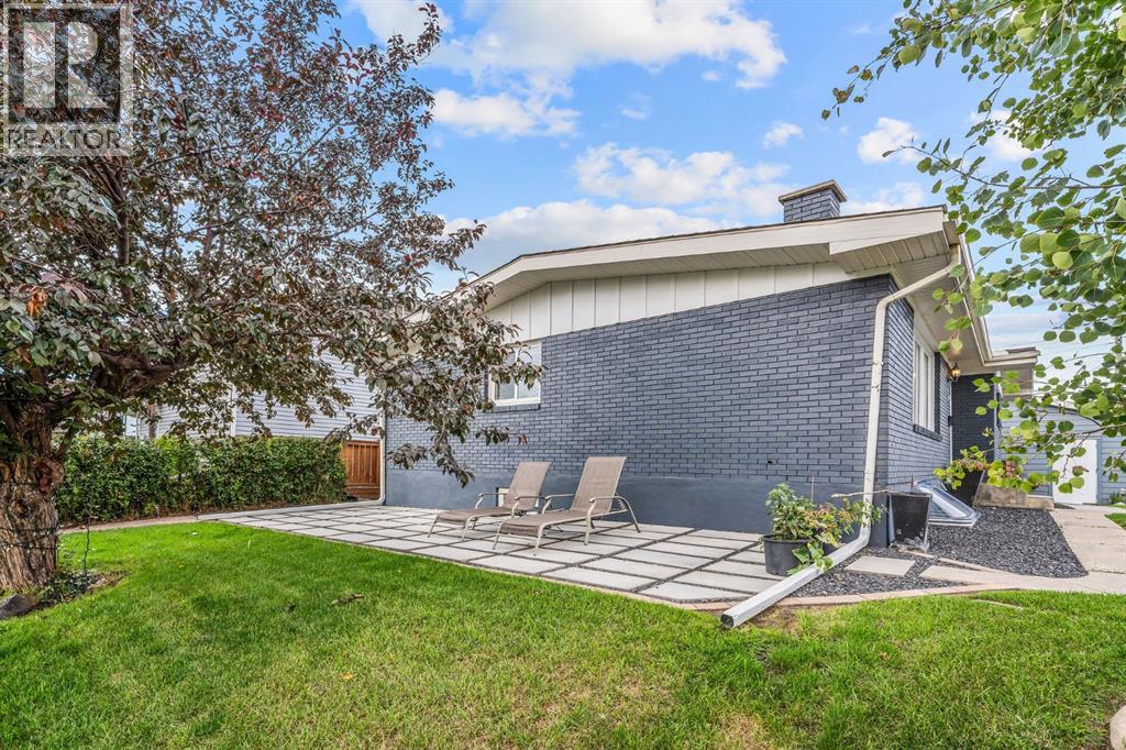 703 Millar Road NE