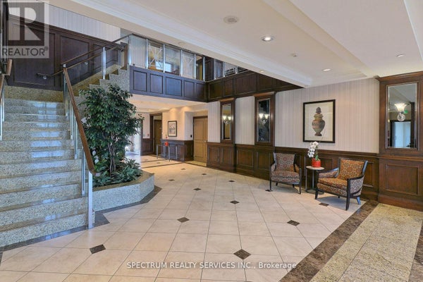 904 - 15 North Park Rd, Vaughan (Beverley Glen), ON 4