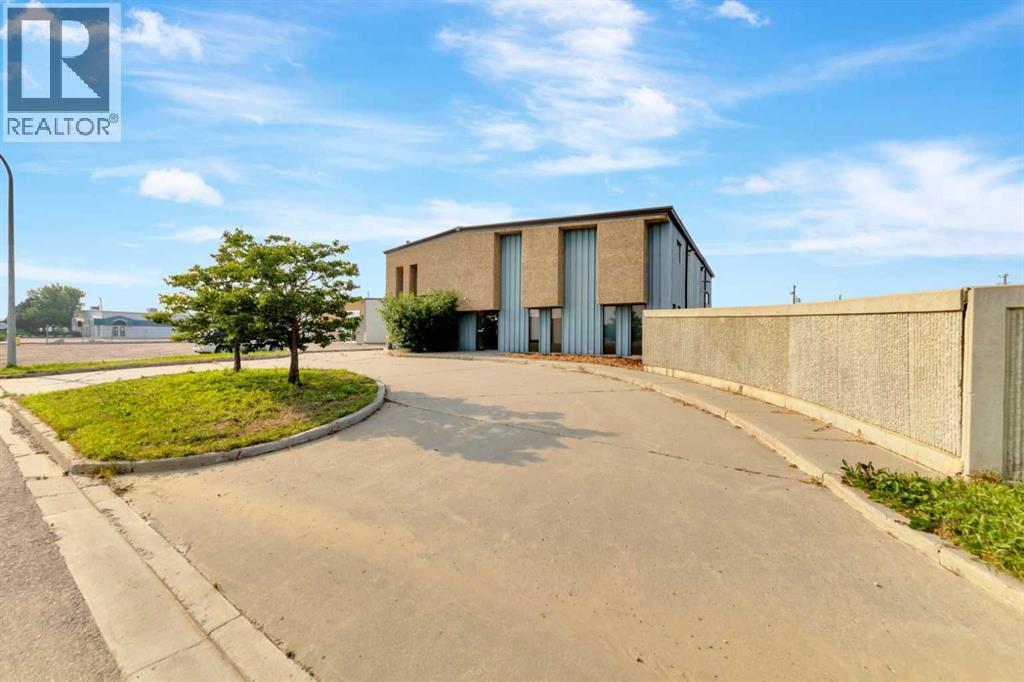 5106 63 STREET, LLOYDMINSTER, AB T9V 2E6 - Image 4243552810.jpeg?d=l
