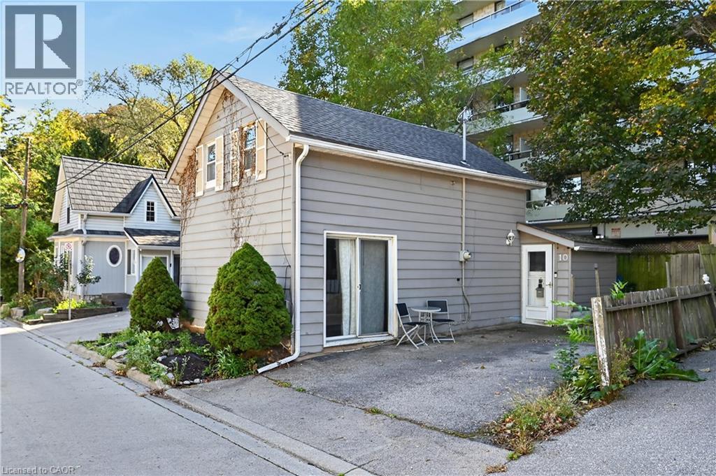 10 MAPLE Avenue