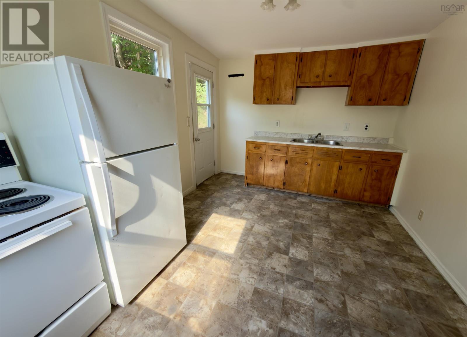 13 Chester Avenue - Photo 4
