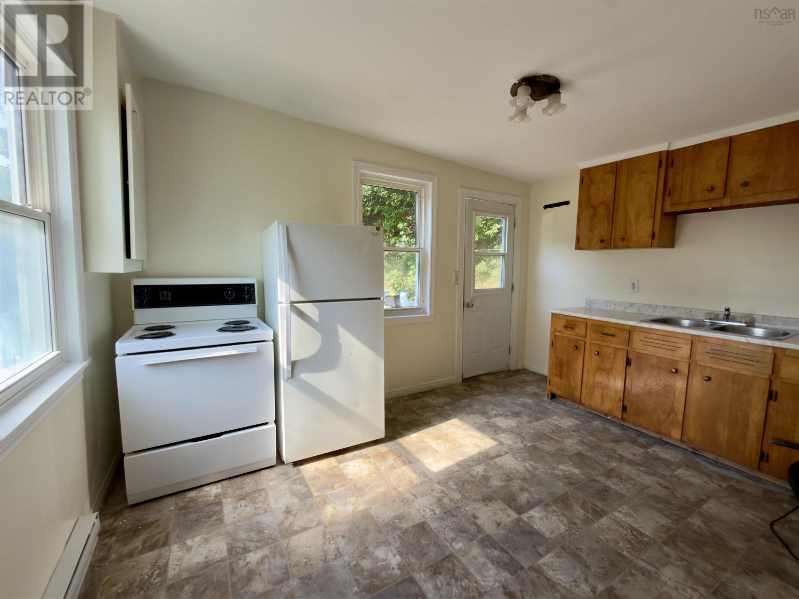 13 Chester Avenue - Photo 3