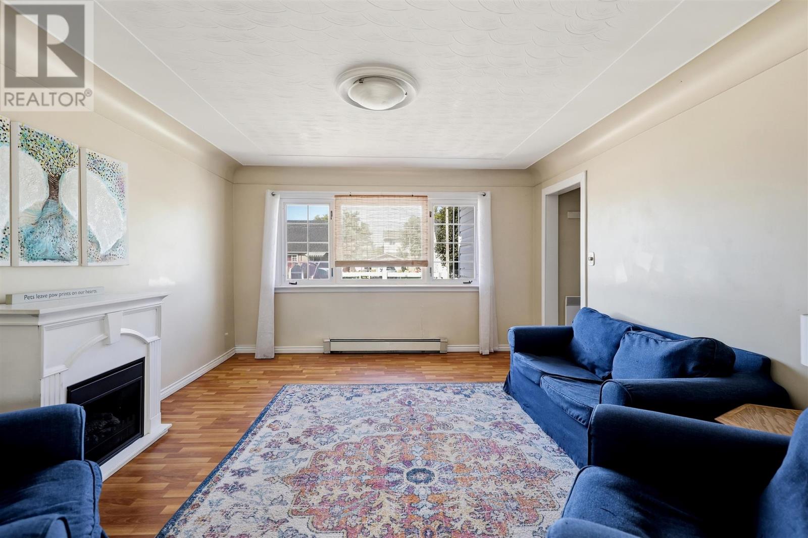 33 Raymond ST - Photo 4