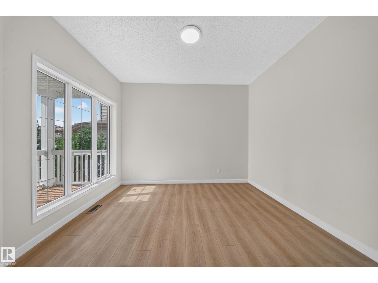 7836 7 AVE SW SW