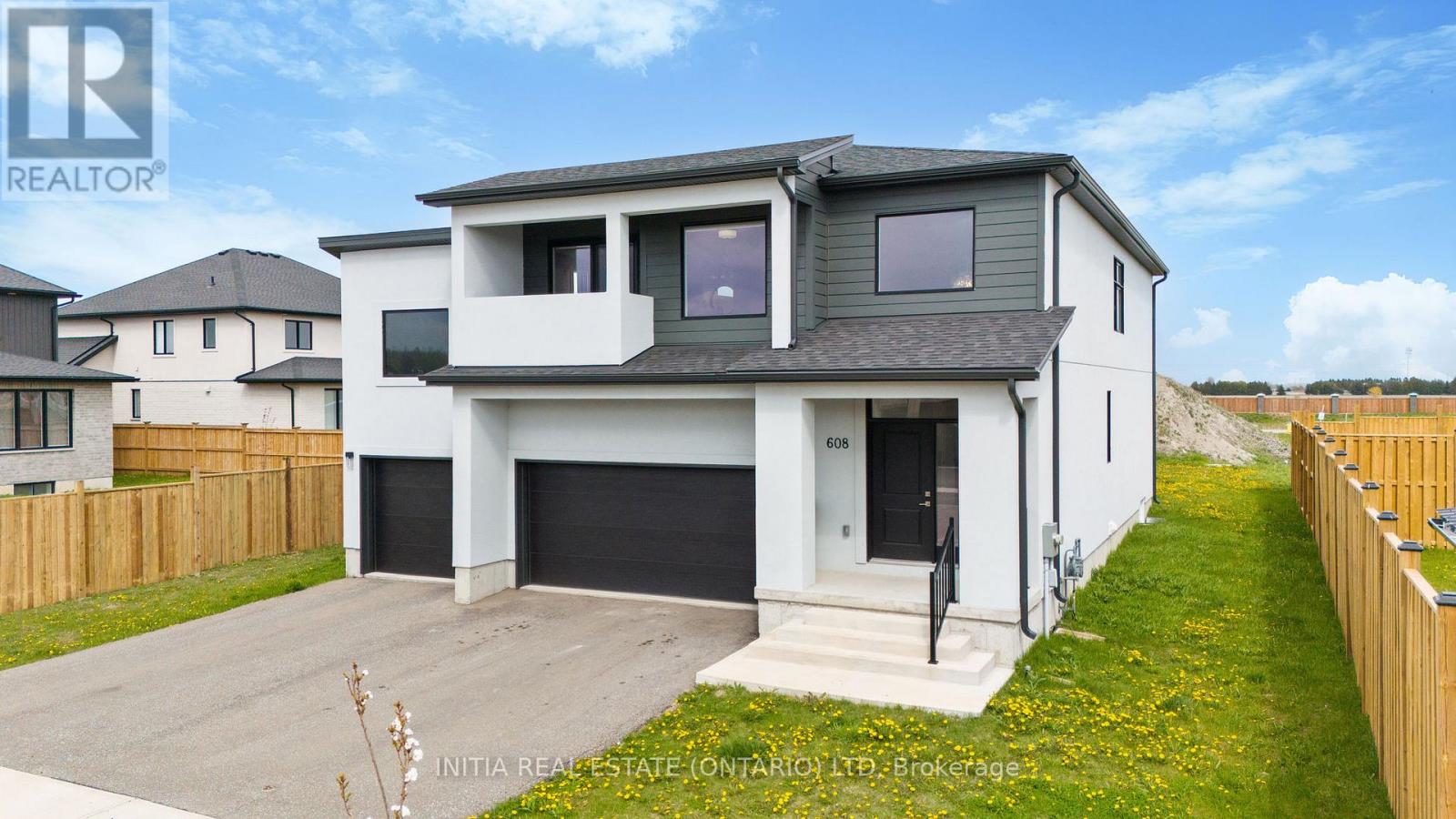 608 SWEETBAY CRESCENT