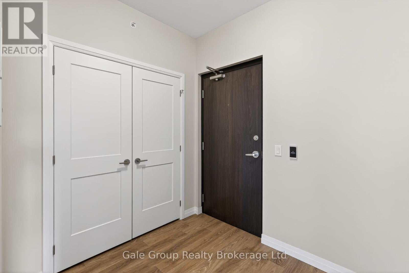 301 - 785 SOUTHWOOD WAY