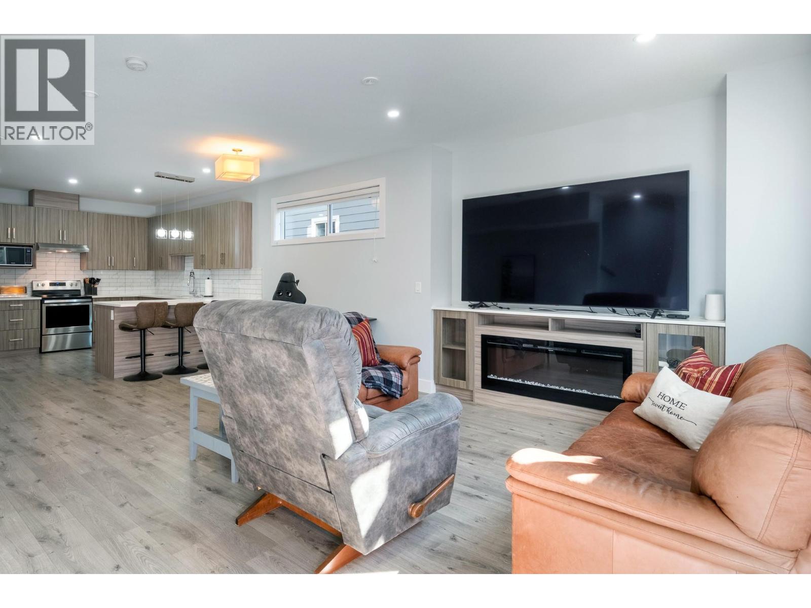 825 Cadder Avenue Unit# 4