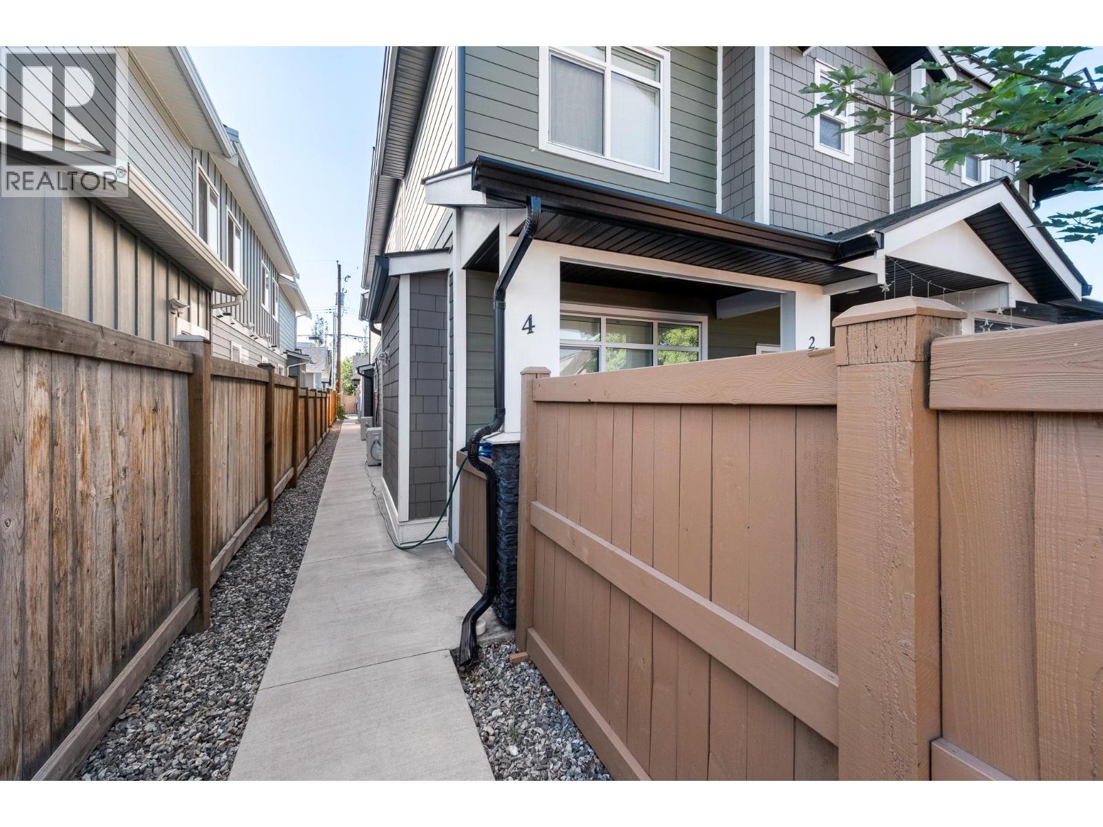 825 Cadder Avenue Unit# 4