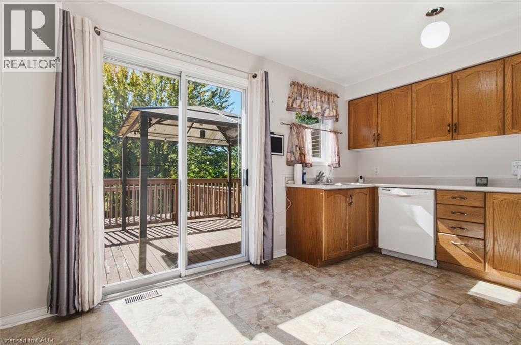 23 MADISON Court W