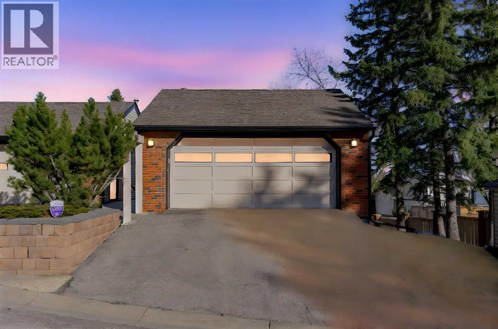 33, 448 Strathcona Drive SW