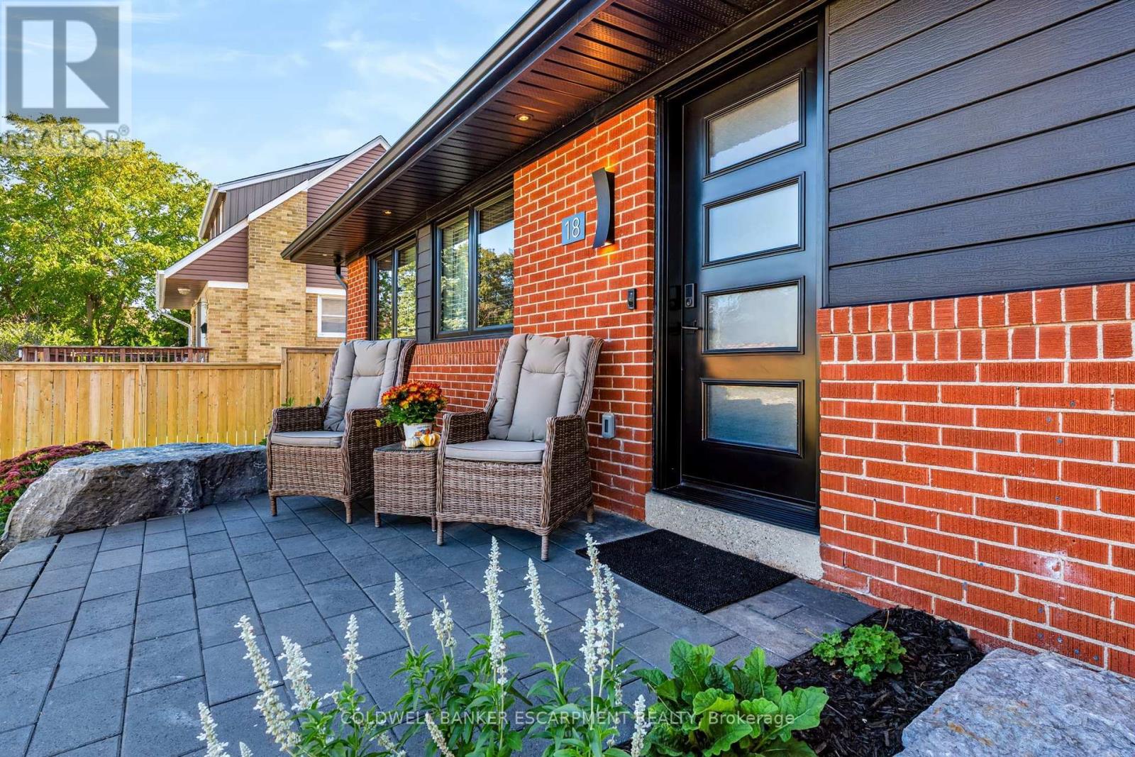 18 MEADVALE ROAD
